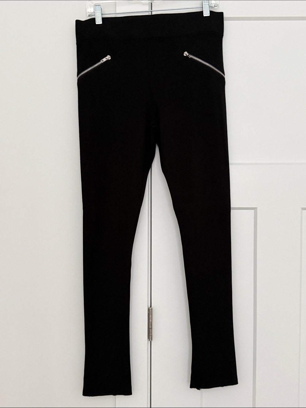 NWOT JEANS BY BUFFALO Black Slim Zip-Pocket Women’s Pants.L.inseam 30” waist 32”